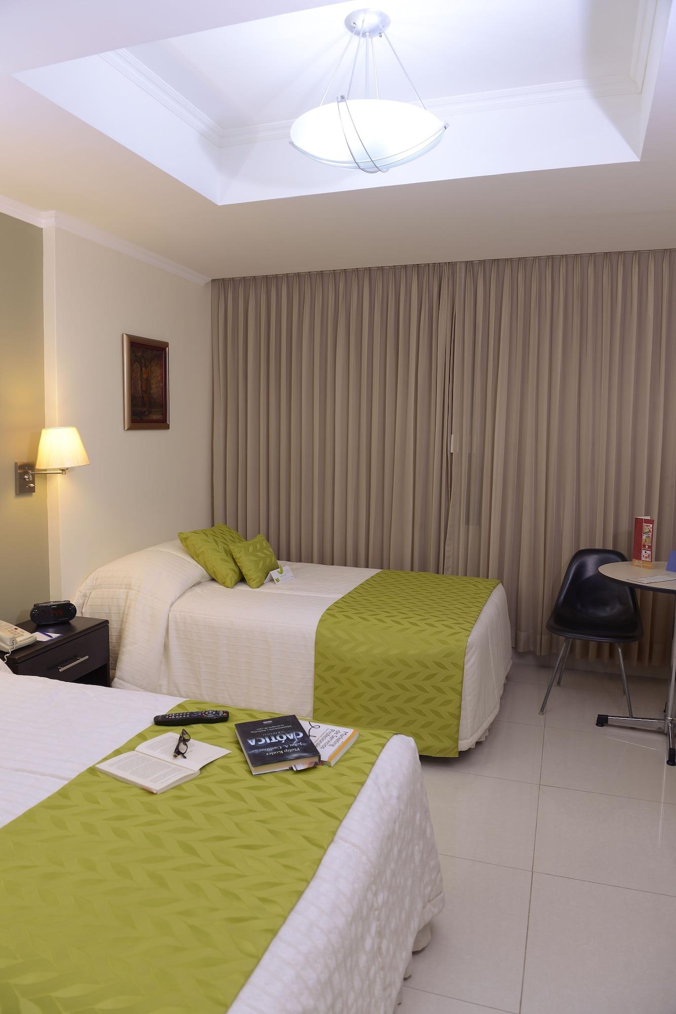 Hotel Ramada Guayaquil Exteriör bild