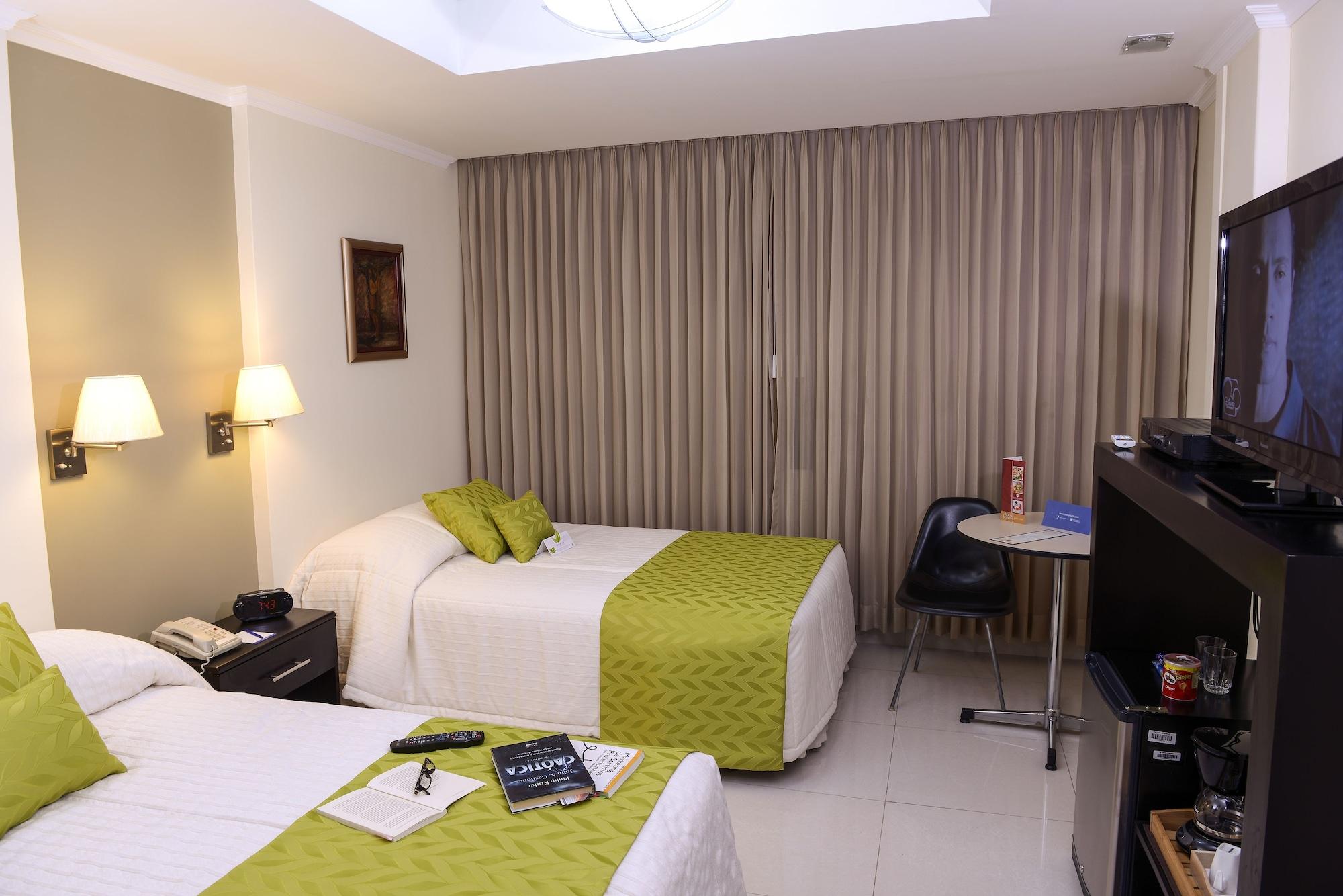 Hotel Ramada Guayaquil Exteriör bild